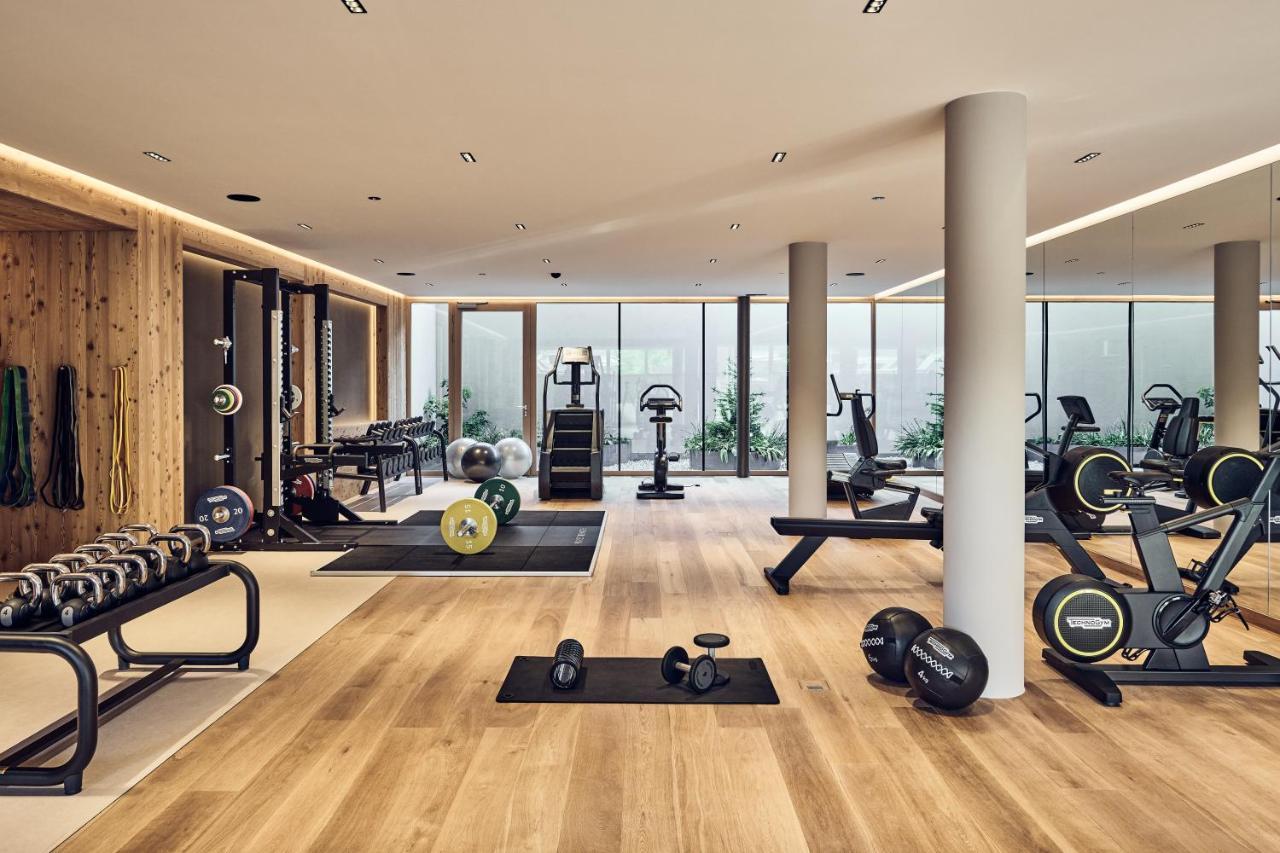 Falkensteiner Hotel Kronplatz - The Leading Hotels Of The World (Adults Only) Riscone Exterior foto A gym in the UK