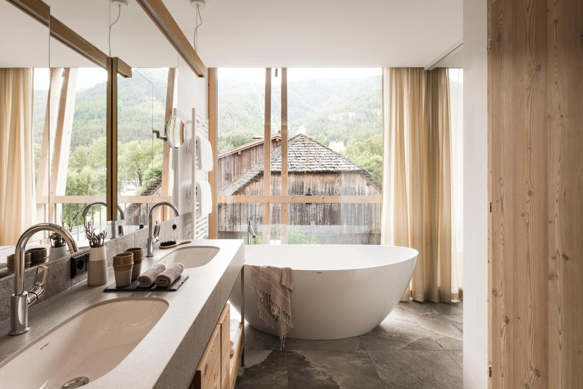 Falkensteiner Hotel Kronplatz - The Leading Hotels Of The World (Adults Only) Riscone Exterior foto Bathroom