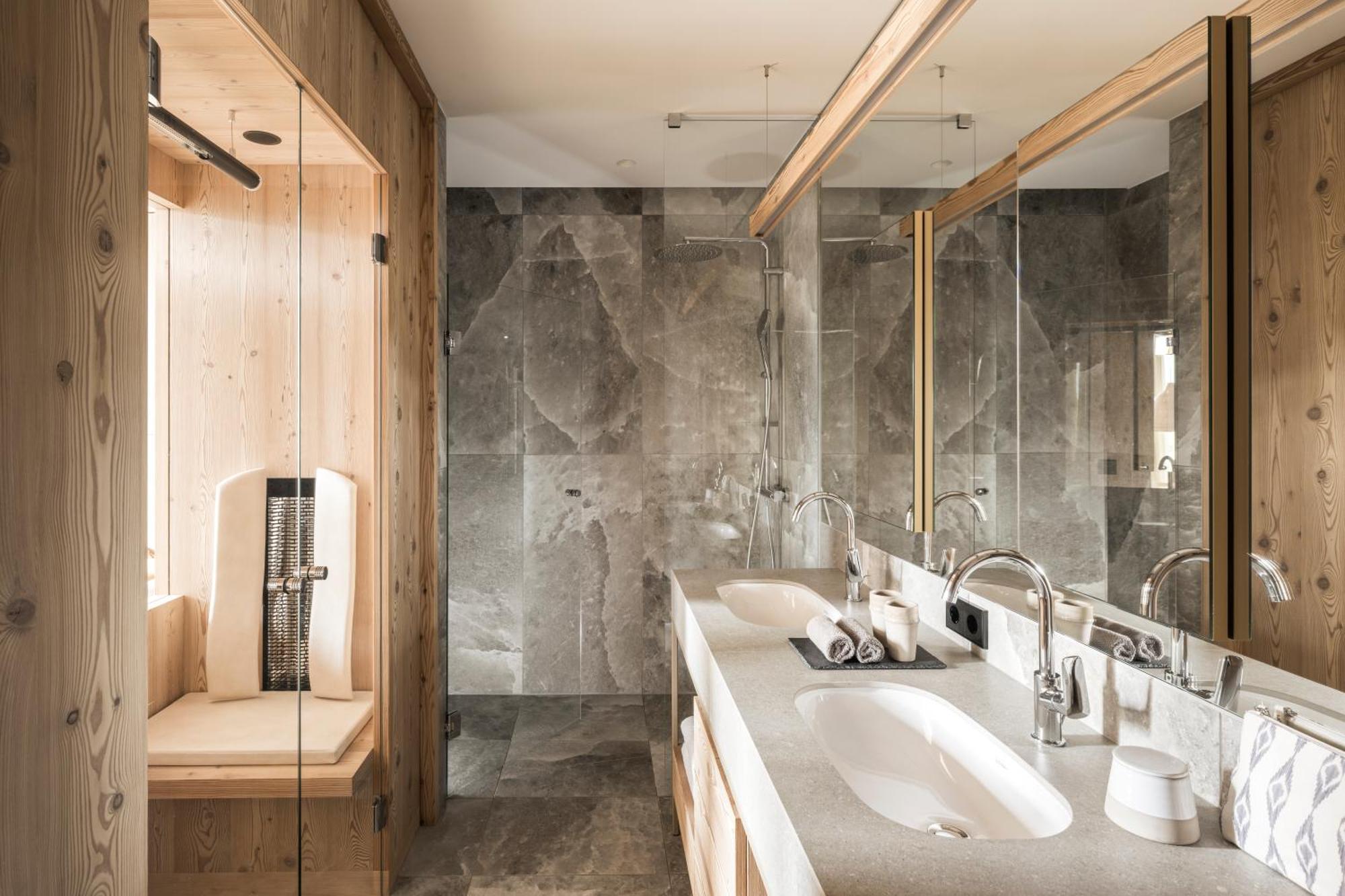 Falkensteiner Hotel Kronplatz - The Leading Hotels Of The World (Adults Only) Riscone Quarto foto Bathroom