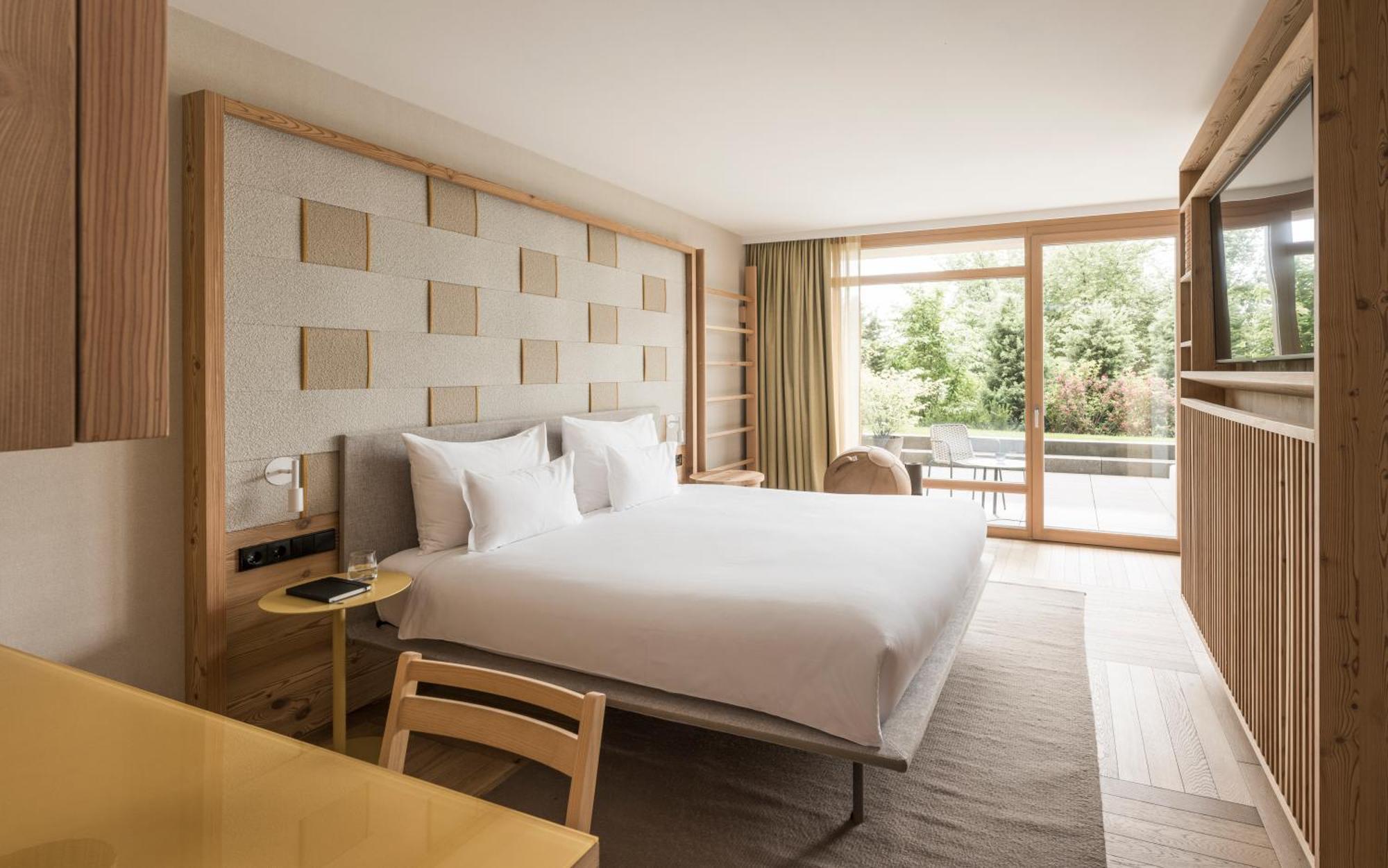 Falkensteiner Hotel Kronplatz - The Leading Hotels Of The World (Adults Only) Riscone Exterior foto A room at the hotel